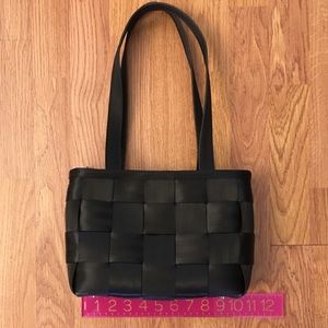 Medium Harvey’s Tote- Black